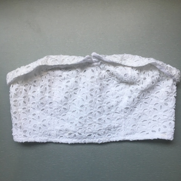 Pins & Needles Tops - 🏈 3/$15 Pins Needles white eyelet crop top/bandea